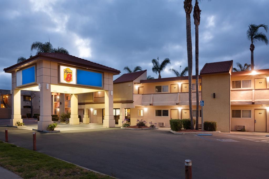 Super 8 By Wyndham Oceanside Marty'S Valley Inn Экстерьер фото
