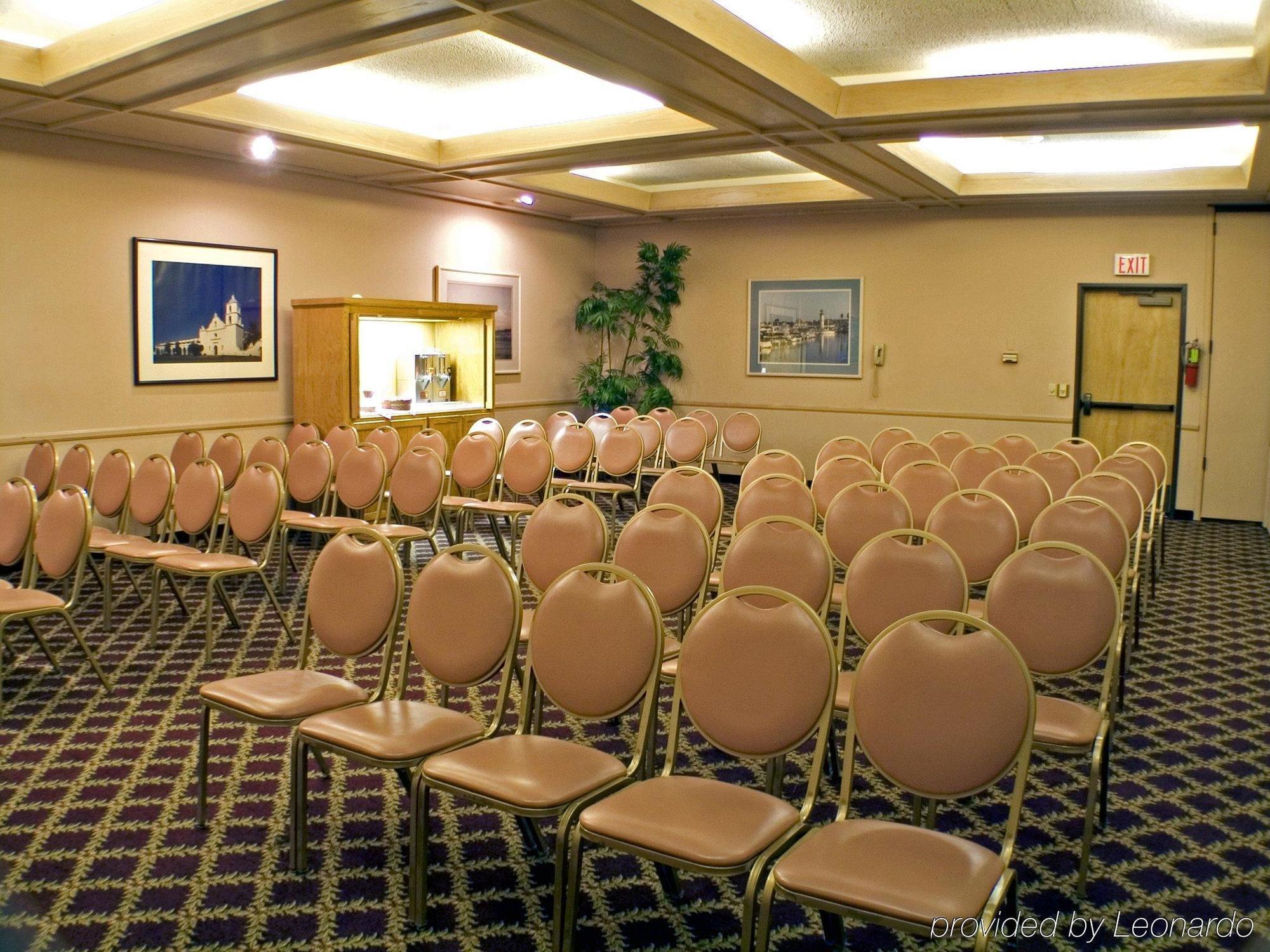 Super 8 By Wyndham Oceanside Marty'S Valley Inn Экстерьер фото