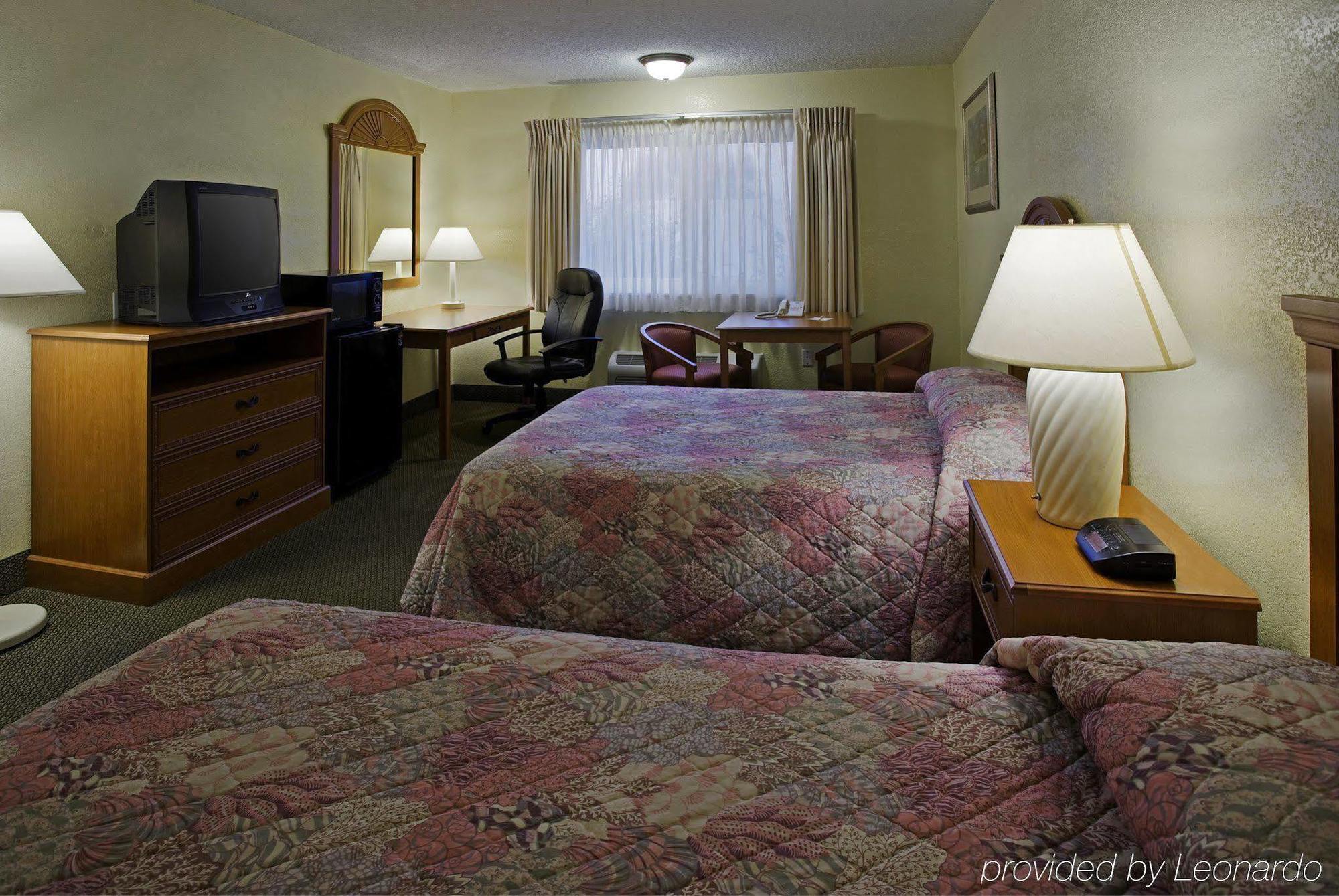 Super 8 By Wyndham Oceanside Marty'S Valley Inn Номер фото