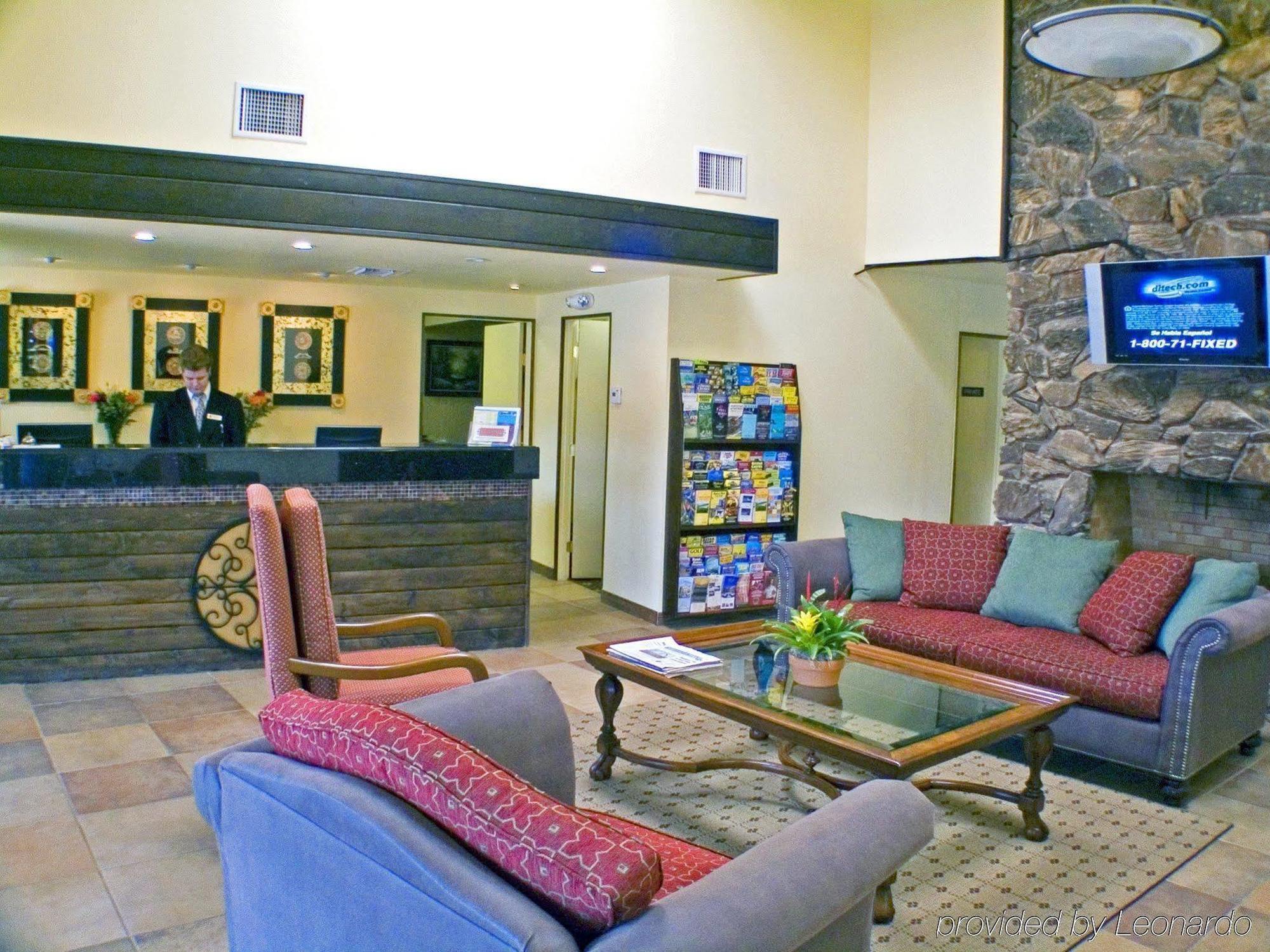 Super 8 By Wyndham Oceanside Marty'S Valley Inn Интерьер фото